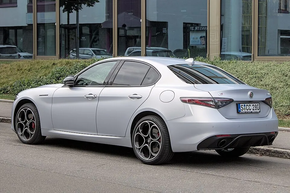 Alfa Romeo 2
