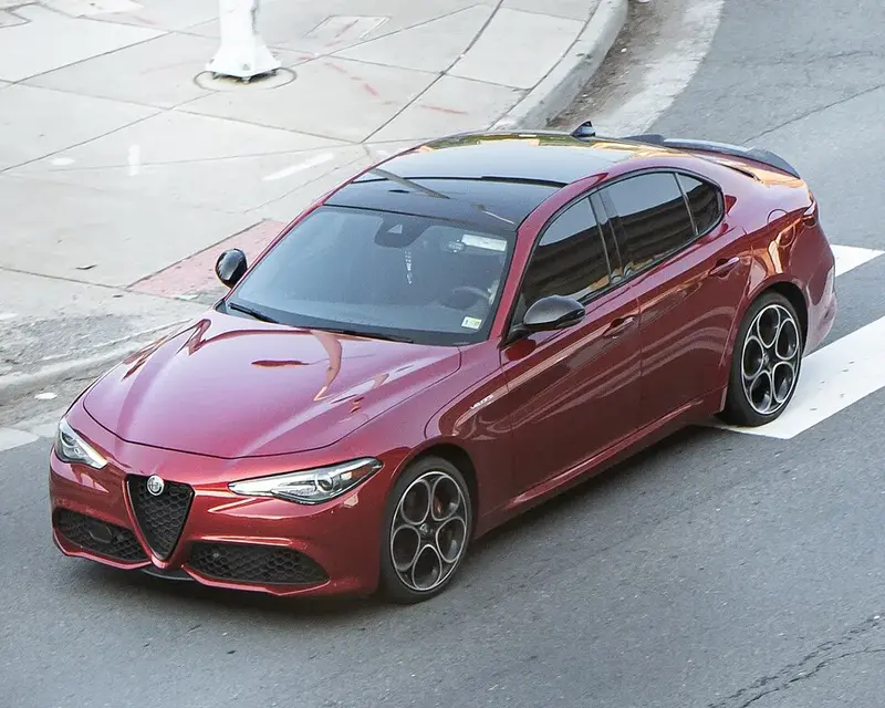 Alfa Romeo Giulia - 4