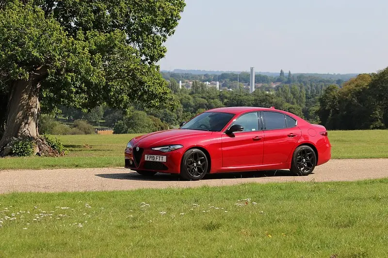 Alfa Romeo Giulia - 5