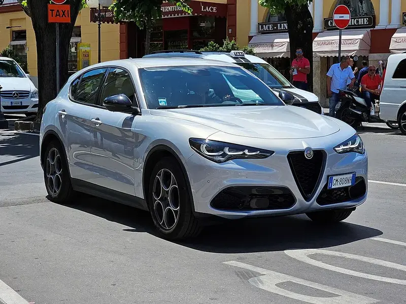 Alfa Romeo Stelvio - 3
