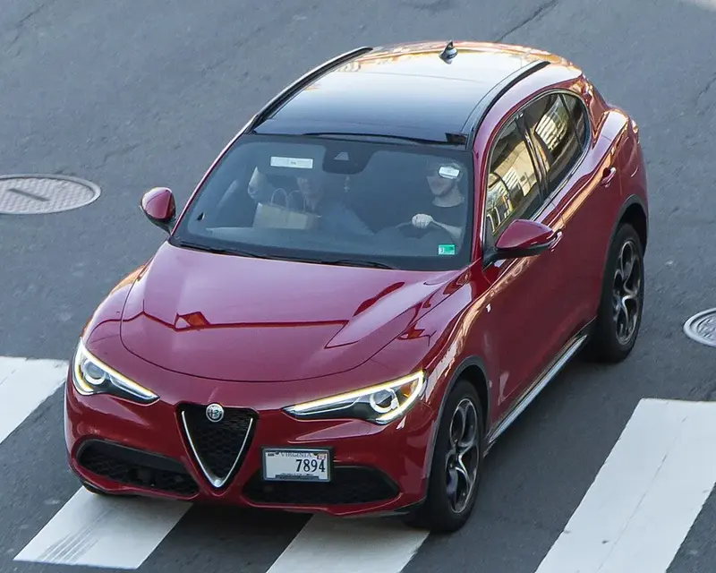 Alfa Romeo Stelvio - 2