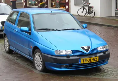 Alfa Romeo 145 145 (930)