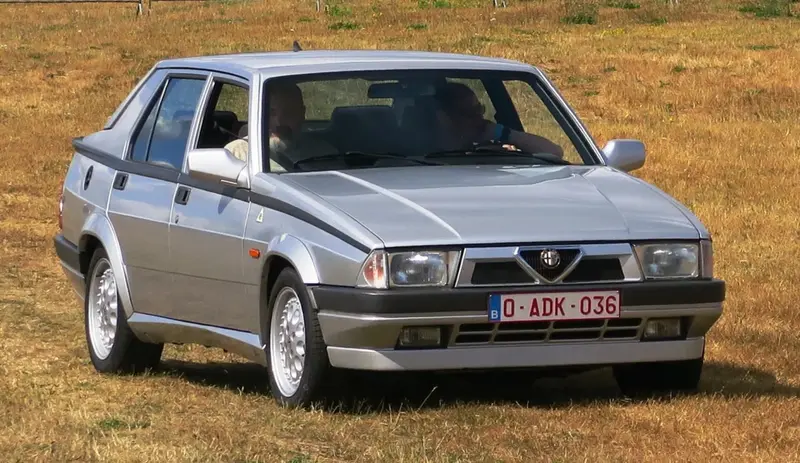 Alfa Romeo 75 - 3
