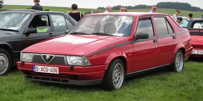 Alfa Romeo 75 75 (162 B)
