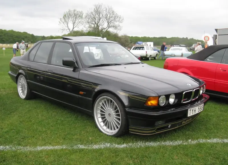 Alpina B12 B12 (E32)