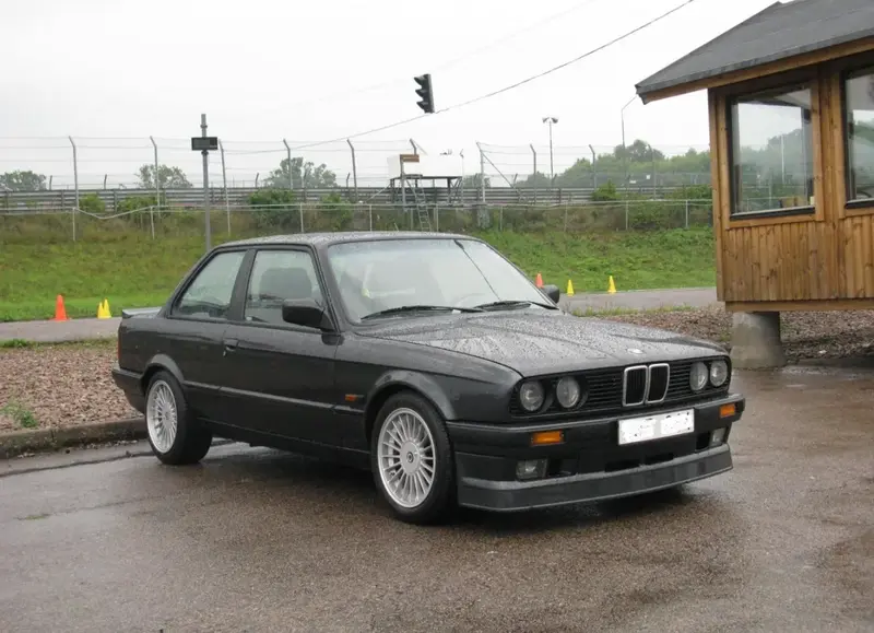 Alpina B6 B6 (E30)