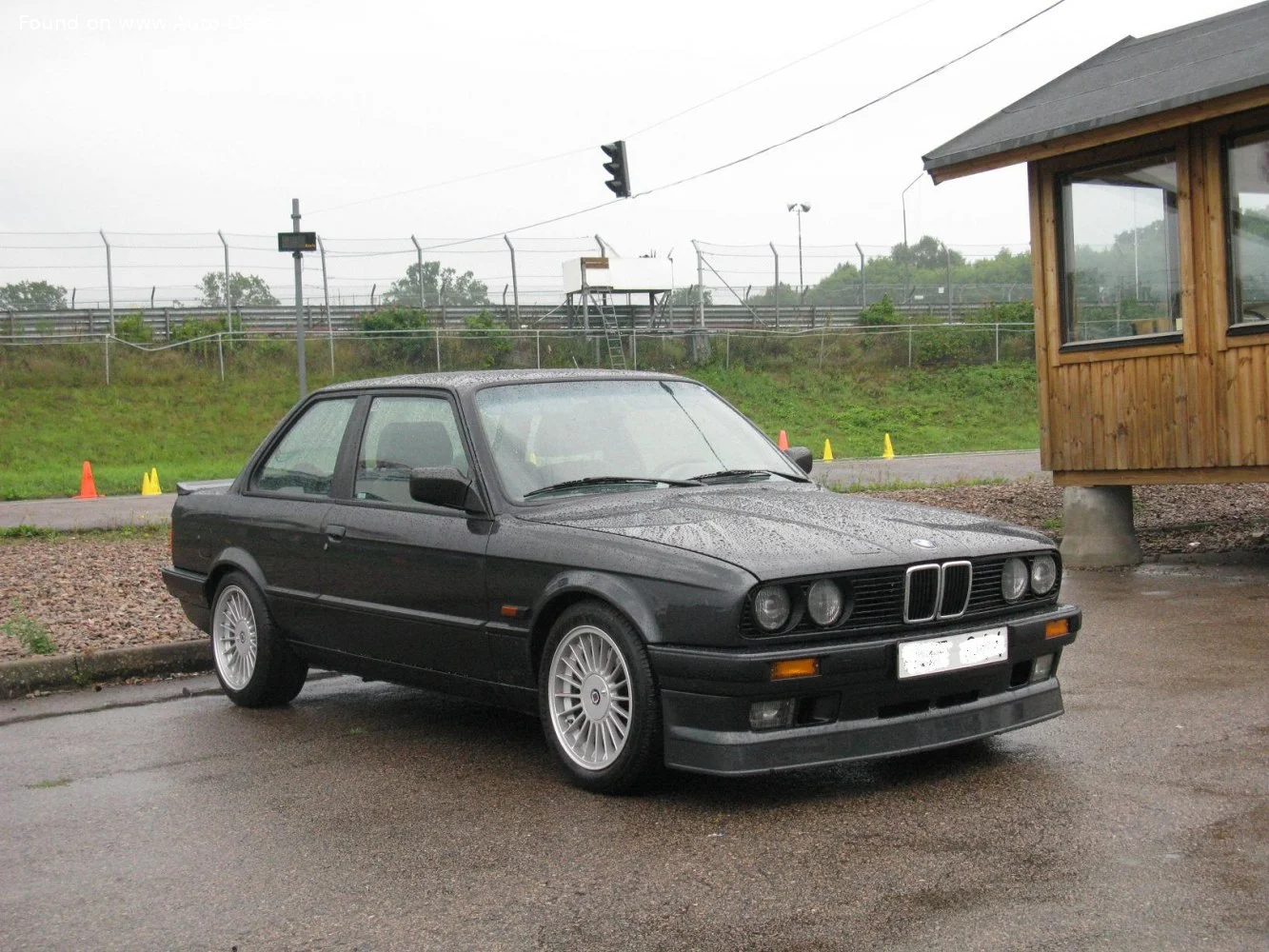 Alpina B6 B6 (E30)