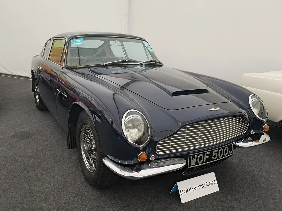 Aston Martin 1