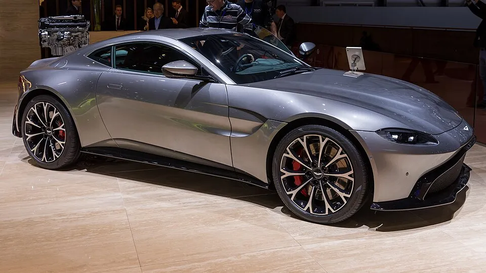Aston Martin 3