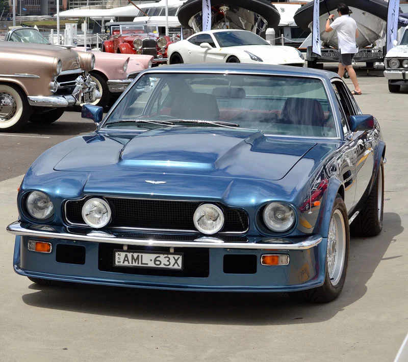 Aston Martin AMV8 AMV8