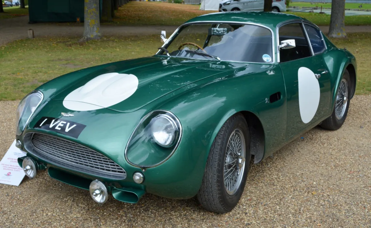 Aston Martin - 12