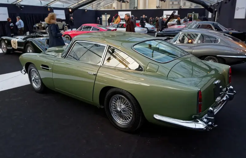 Aston Martin DB4 - 6