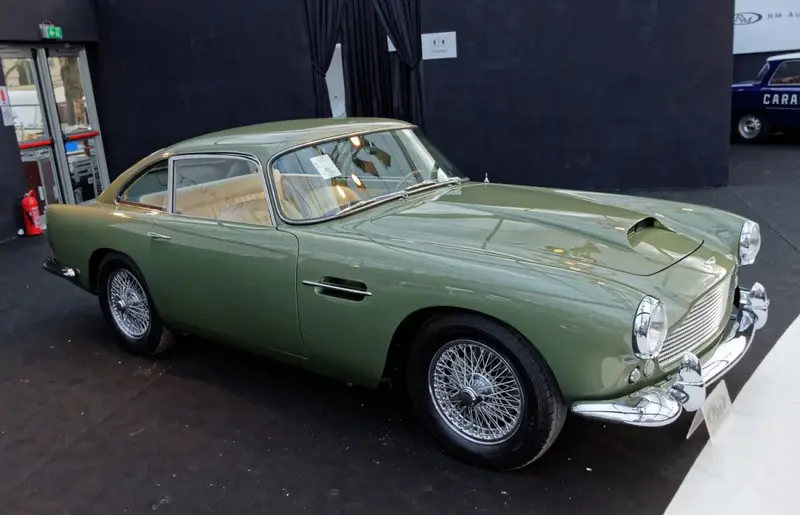Aston Martin DB4 - 4