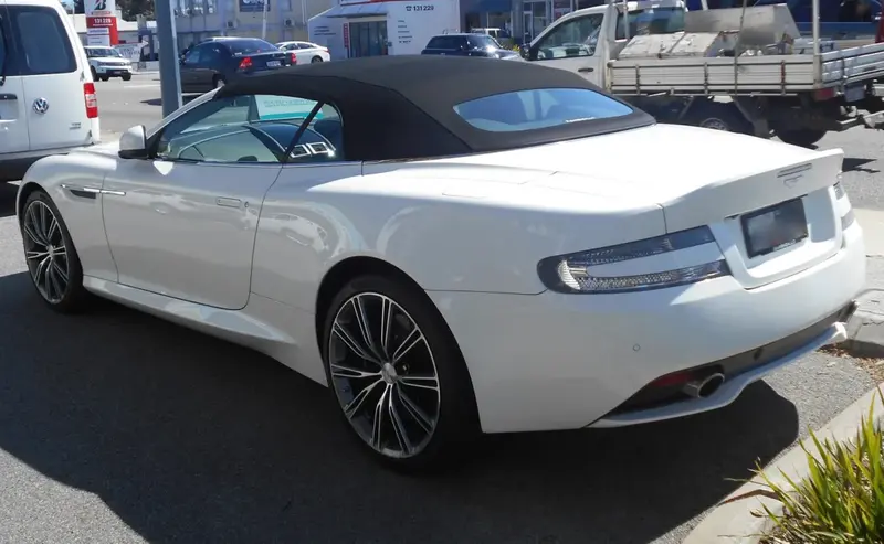 Aston Martin DB9 - 3