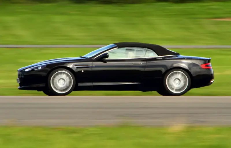 Aston Martin DB9 - 4