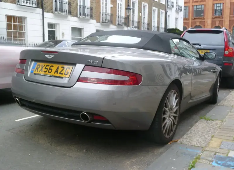 Aston Martin DB9 - 6