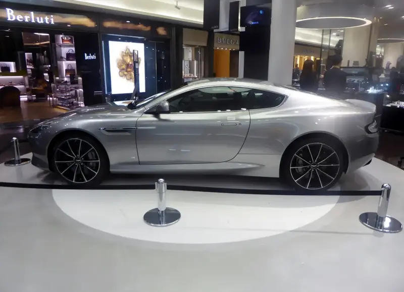 Aston Martin DB9 - 4