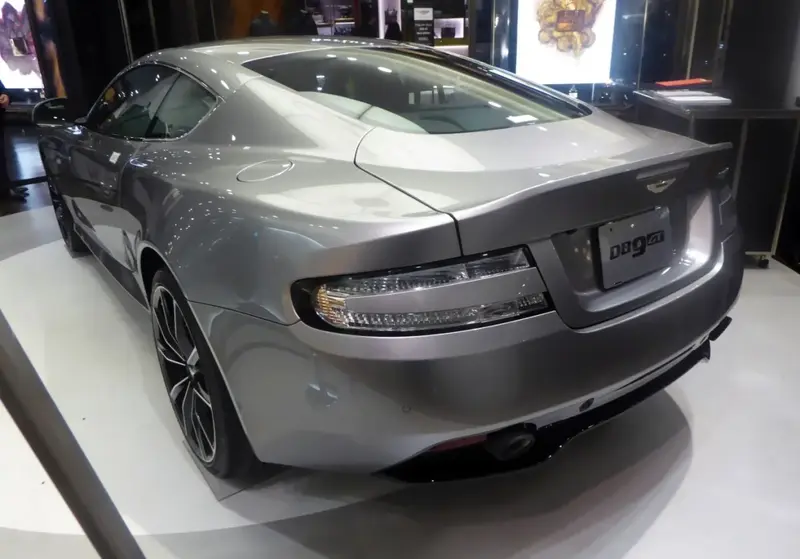 Aston Martin DB9 - 5