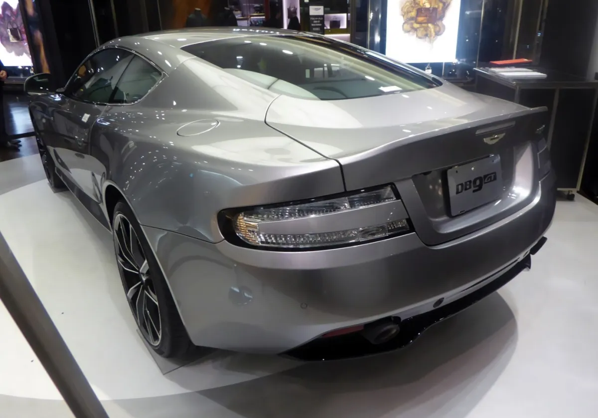 Aston Martin - 5