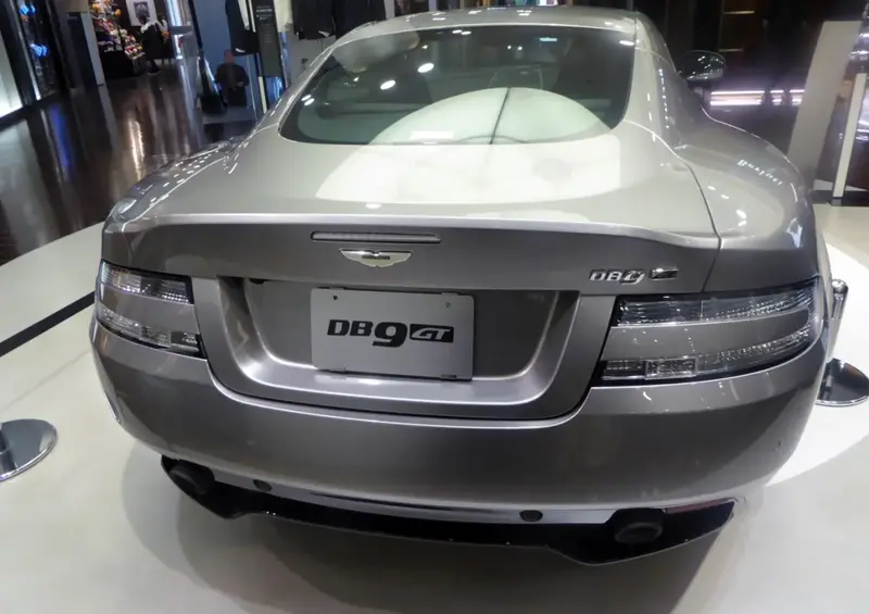 Aston Martin DB9 - 6