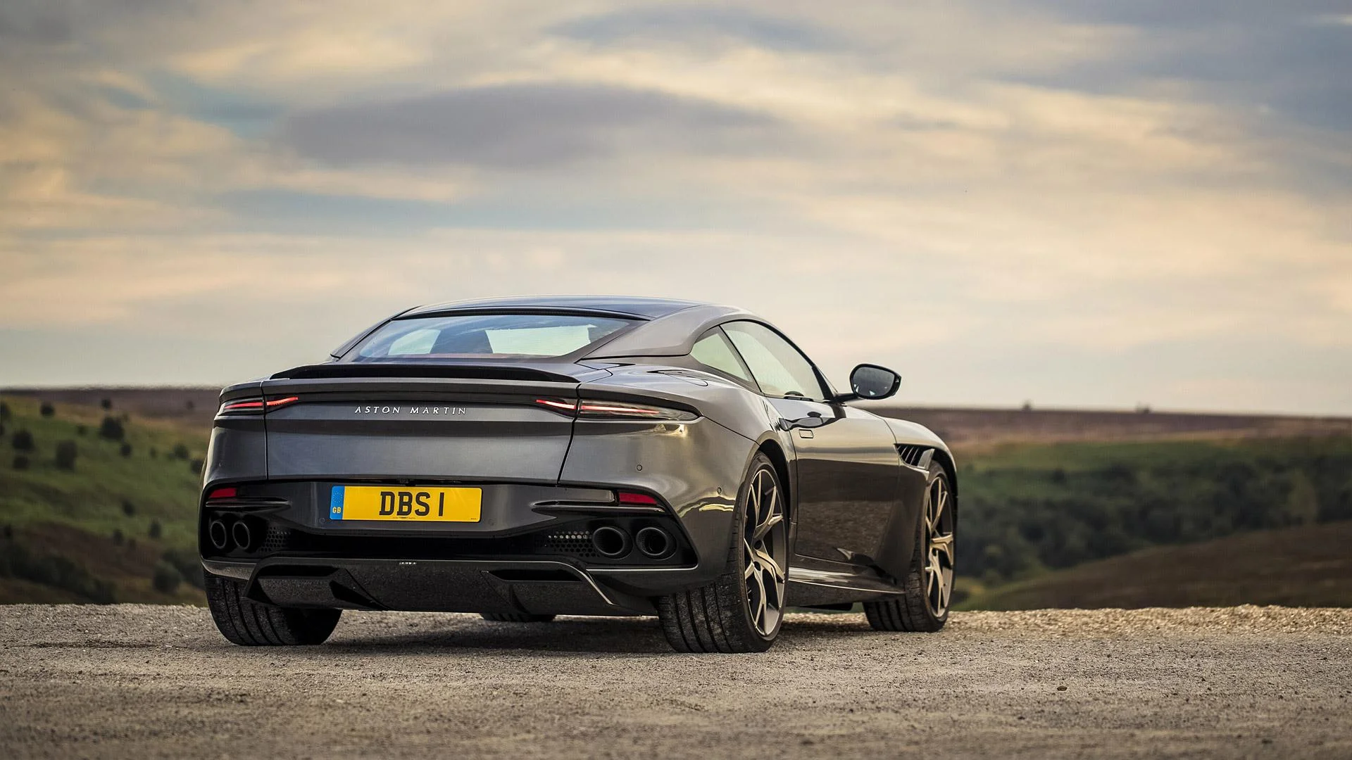 Aston Martin DBS DBS Superleggera Volante
