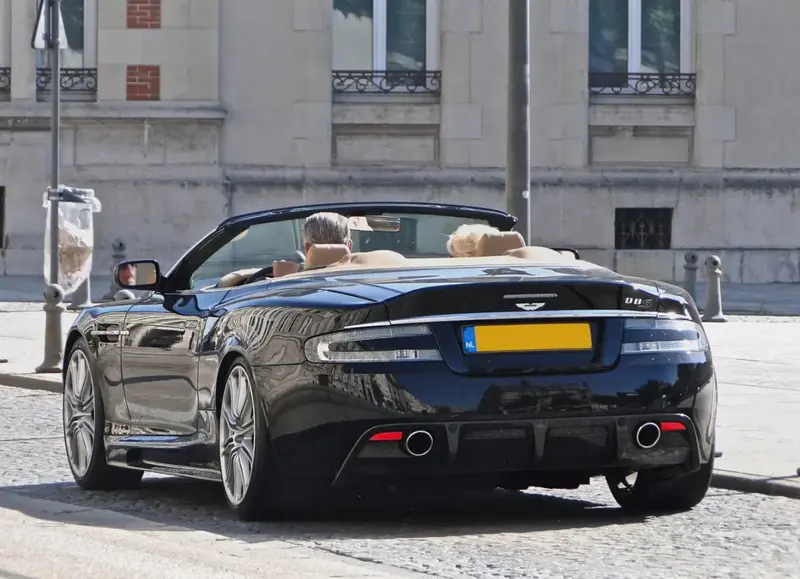 Aston Martin DBS - 4