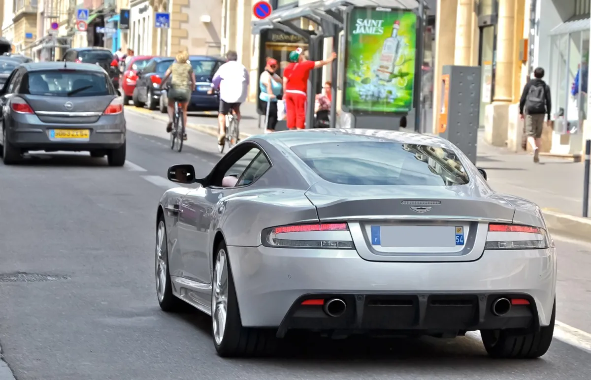 Aston Martin - 11