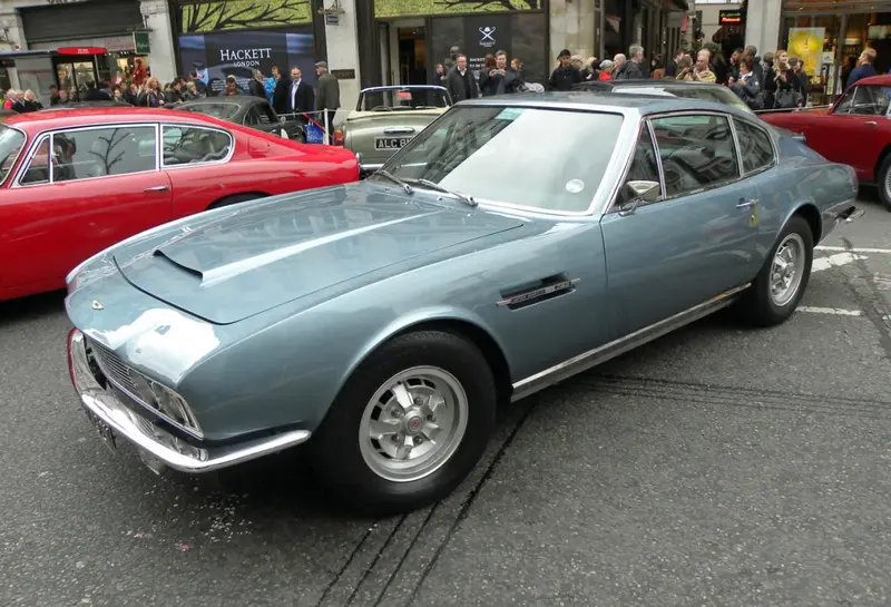 Aston Martin DBS - 3