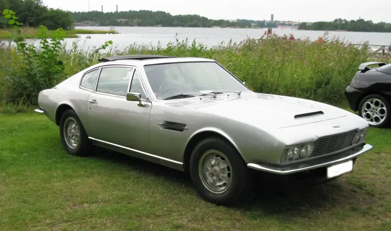 Aston Martin DBS - 4
