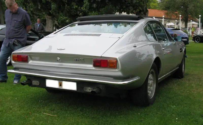 Aston Martin DBS - 5