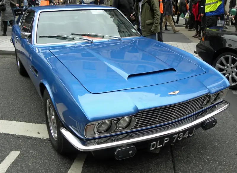 Aston Martin DBS - 6