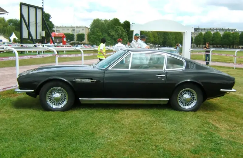 Aston Martin DBS - 3