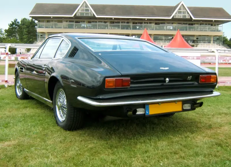 Aston Martin DBS - 4