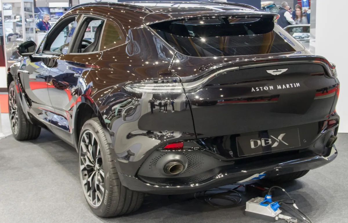 Aston Martin - 3