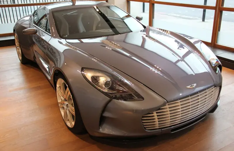 Aston Martin One-77 - 4