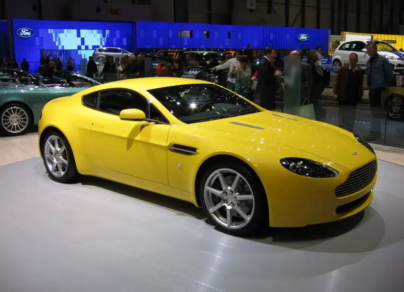 Aston Martin V8 Vantage - 3