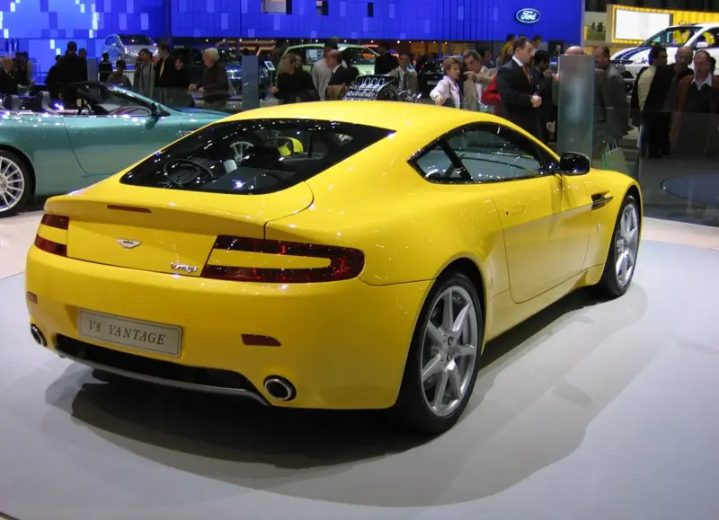 Aston Martin V8 Vantage - 5