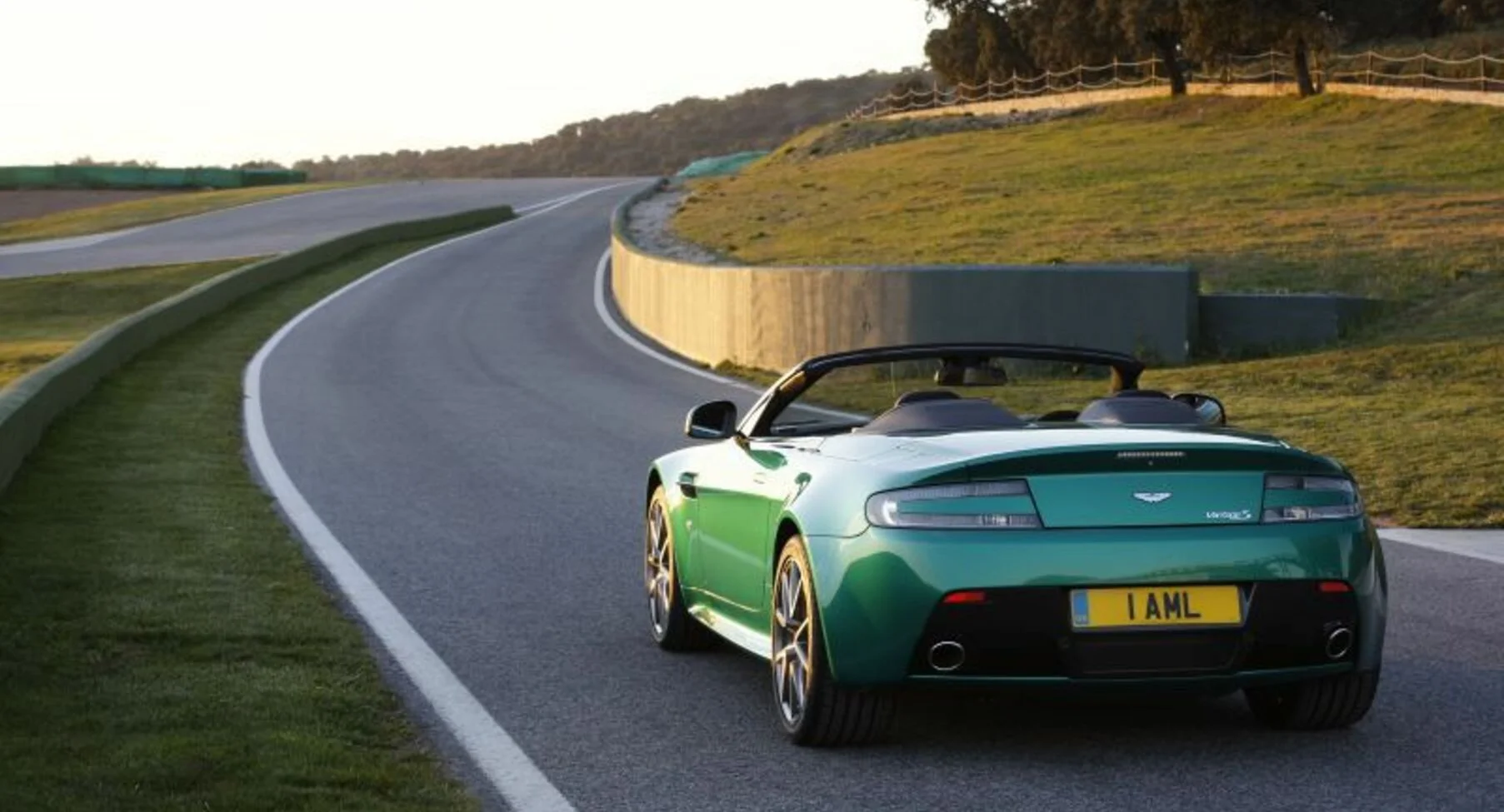 Aston Martin V8 Vantage V8 Vantage Roadster (facelift 2008)