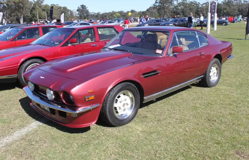 Aston Martin V8 Vantage - 3