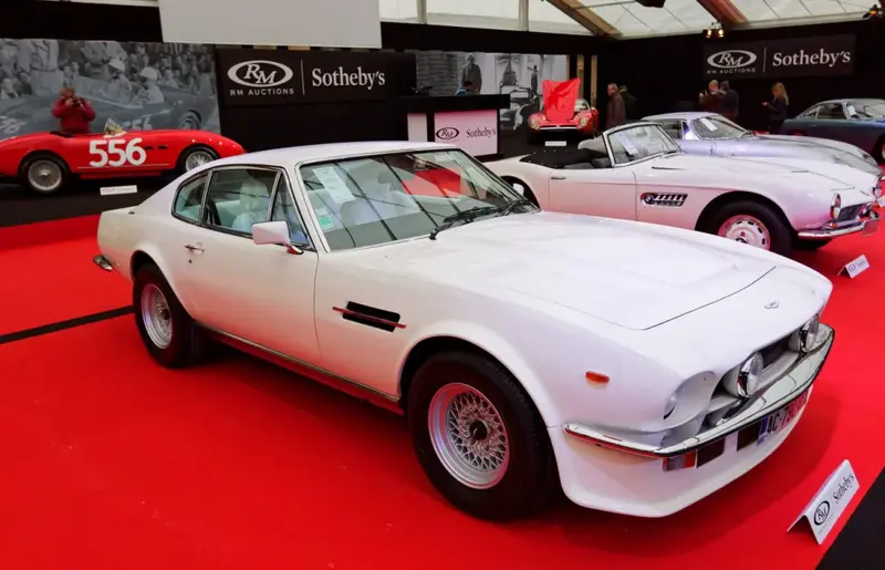 Aston Martin V8 Vantage - 6