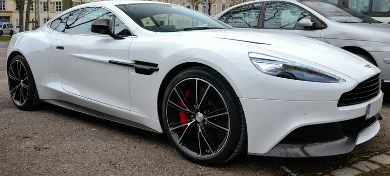 Aston Martin Vanquish - 2