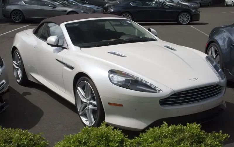 Aston Martin Virage - 3