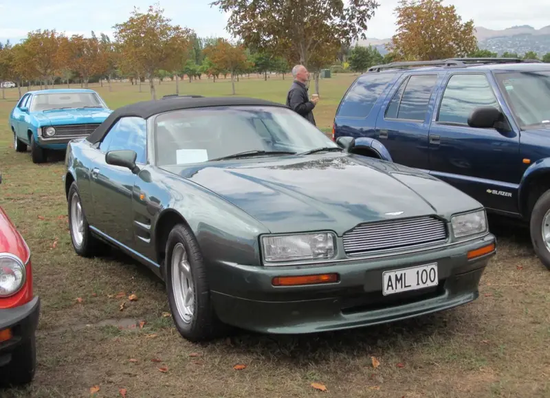 Aston Martin Virage - 4