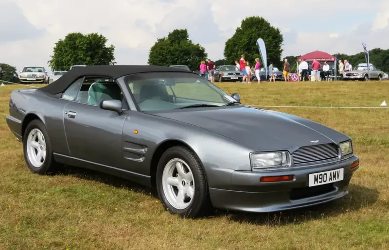 Aston Martin Virage - 5