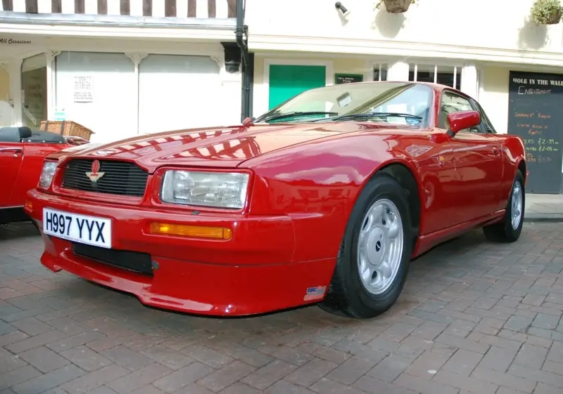 Aston Martin Virage - 4