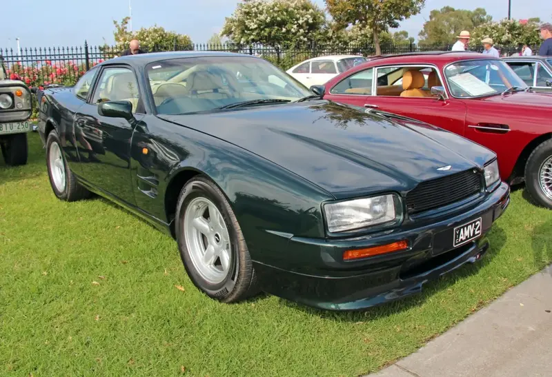 Aston Martin Virage - 3