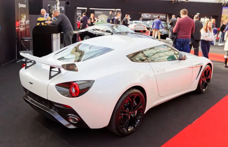 Aston Martin Zagato - 4