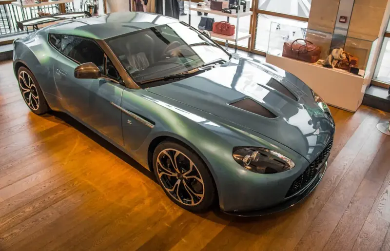 Aston Martin Zagato - 5