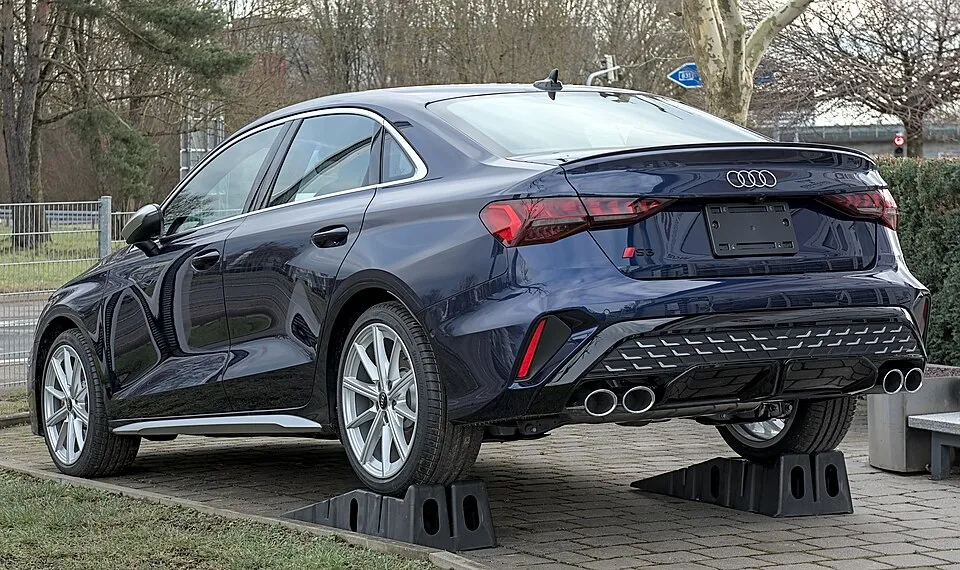 Audi 3