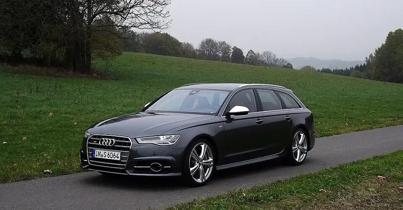 Audi S6 - 4